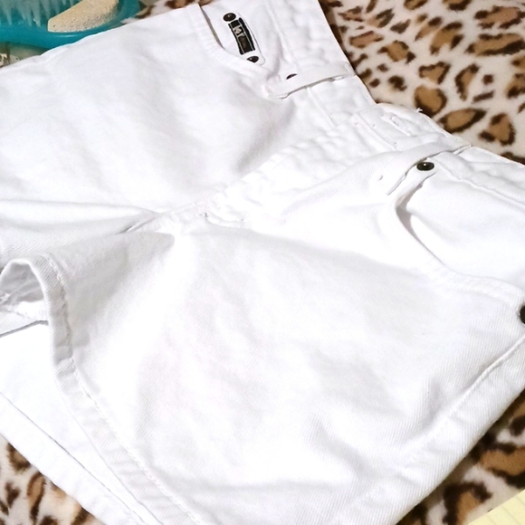 NWOT l.e.i. Low Rise White Denim Shorts Sz 5 juniors - Picture 2 of 14